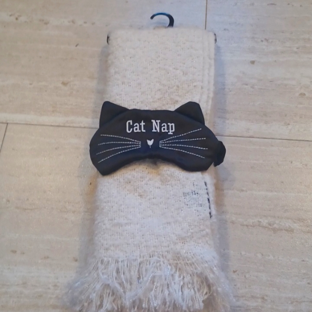 Steve Madden "Cat Nap" Oversized Blanket Scarf - Picture 1 of 8